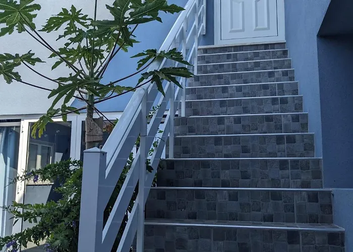 Apartman T2 Na Da - Yellow Door